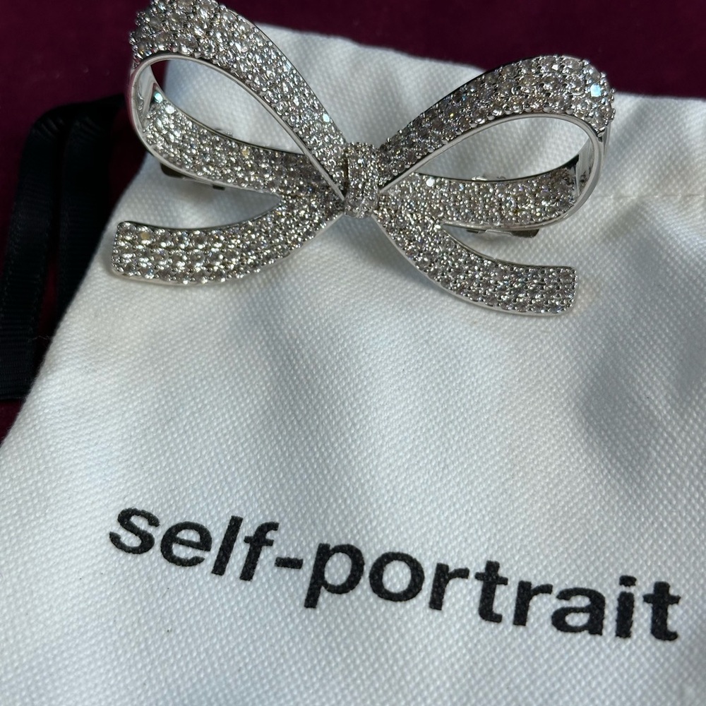 self-portrait Crystal Bow Hairclip in Silver diamond rhinestone barrette - Picture 4 of 7
